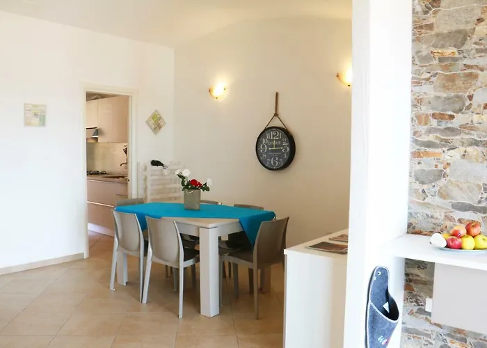 Sardinia Re - Attico Baja Ostina * カステルサルド